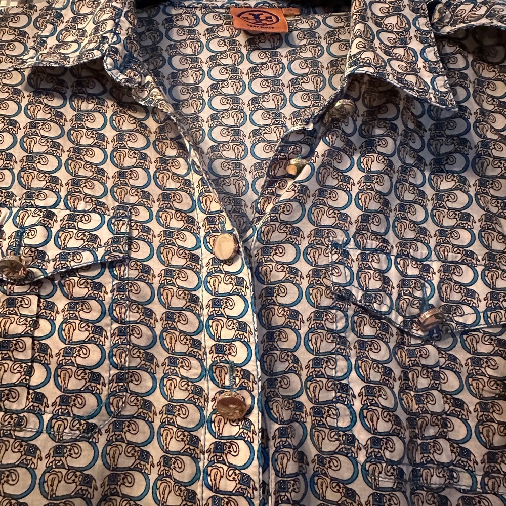 Patterned Button-Up Women's Top - Picture 5 of 10